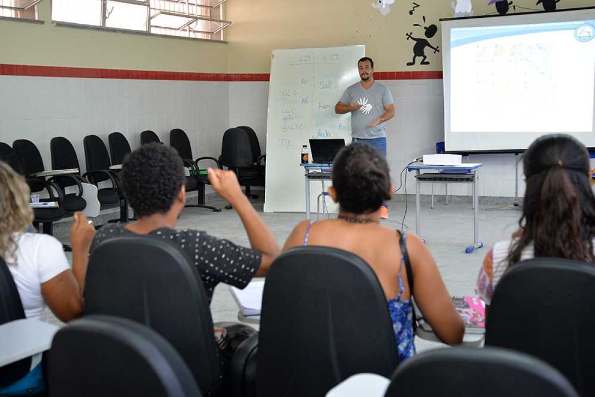 Seed/Sergipe convoca cadastro de reserva para segunda aula do Curso Básico de Libras - Módulo I (Foto: Eugênio Barreto/Arquivo Seed/SE)