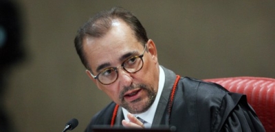 Ministro Admar Gonzaga durante sessão plenária do TSE (Foto: TSE)