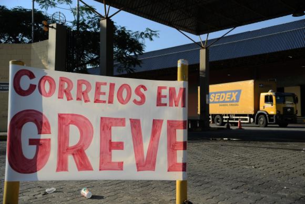 Trabalhadores dos Correios encerram greve após decisão do TST sobre plano de saúde da categoria (Foto: Fernando Frazão/Agência Brasil)