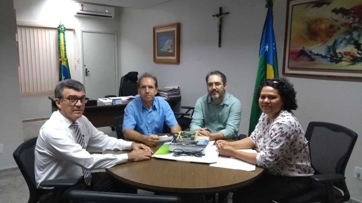 Garibalde Mendonça se reúne com técnicos da Seplag/Sergipe e do IBGE (Foto: Assessoria Garibalde Mendonça)