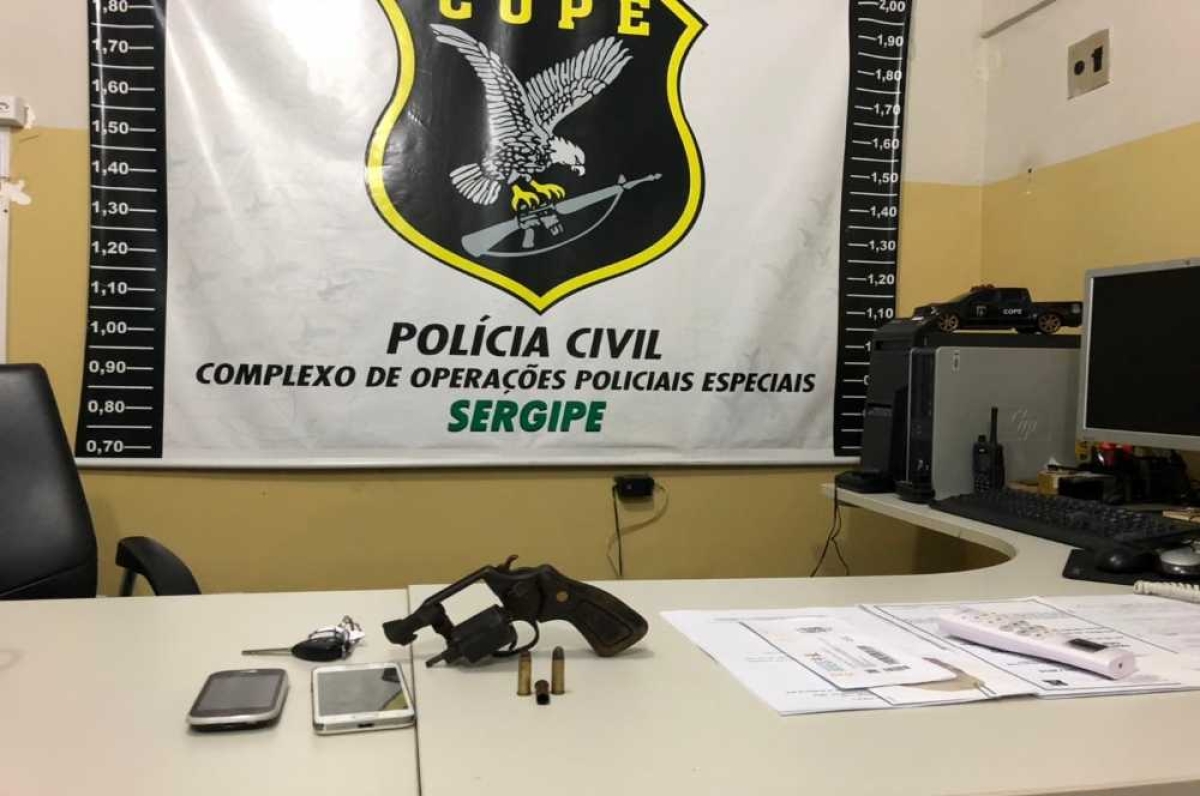 Na troca de tiros, um dos suspeitos foi atingido e morreu (Foto: Assessoria SSP/SE)