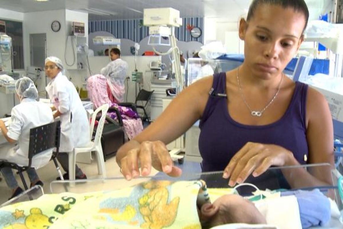 Departamento Científico de Neonatologia da SBP estima que a proporção ideal de leitos de UTI neonatal é de no mínimo quatro para cada grupo de mil nascidos vivos (Imagem: Reprodução/ TV Brasil)