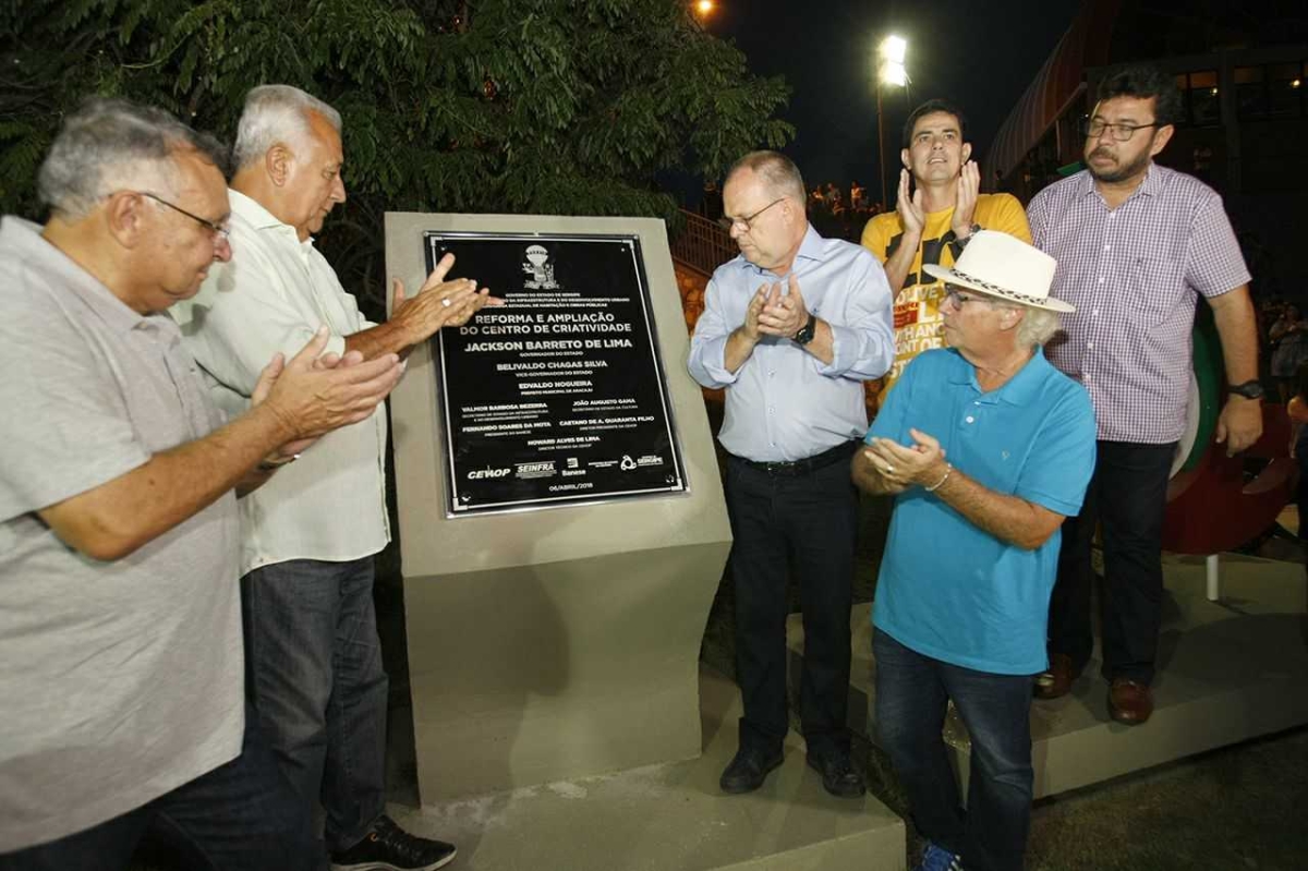 Ao lado do ex-governador, Jackson Barreto, Belivaldo Chagas entrega primeira obra como novo gestor do estado (Foto: Victor Ribeiro/ASN)