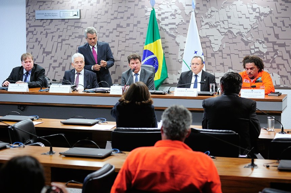 Participantes da audiência pública querem compromisso do governo de as unidades da Fafen na Bahia e em Sergipe não serão fechadas (Foto: Pedro França/ Agência Senado)