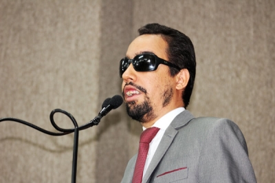 Veto do Executivo ao PL de Lucas Aribé que garante materiais didáticos para alunos cegos é derrubado na CMA (Foto: Assessoria Lucas Aribé)