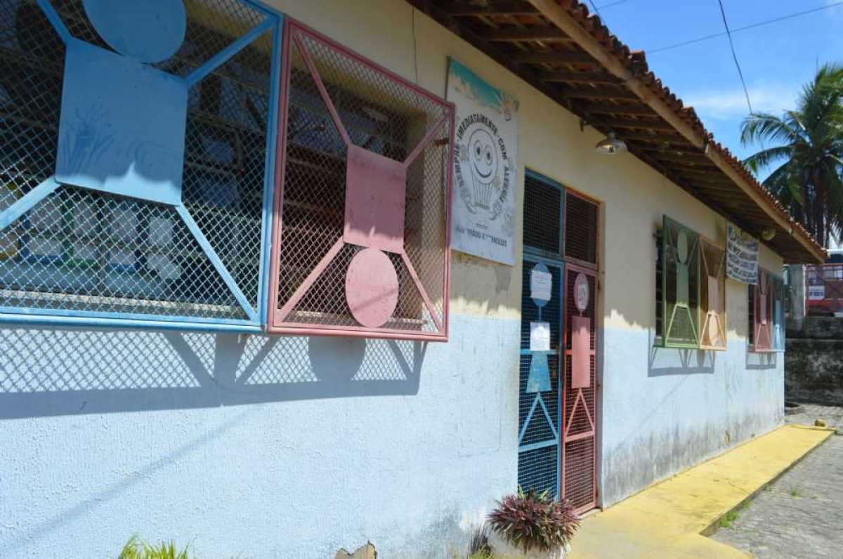Criança passou a noite dentro do banheiro da creche (Foto: Arquivo Portal Infonet)