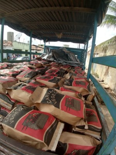 FPI/Sergipe: Equipe Flora apreende carvão irregular em Aquidabã (Foto: Assessoria FPI/SE)