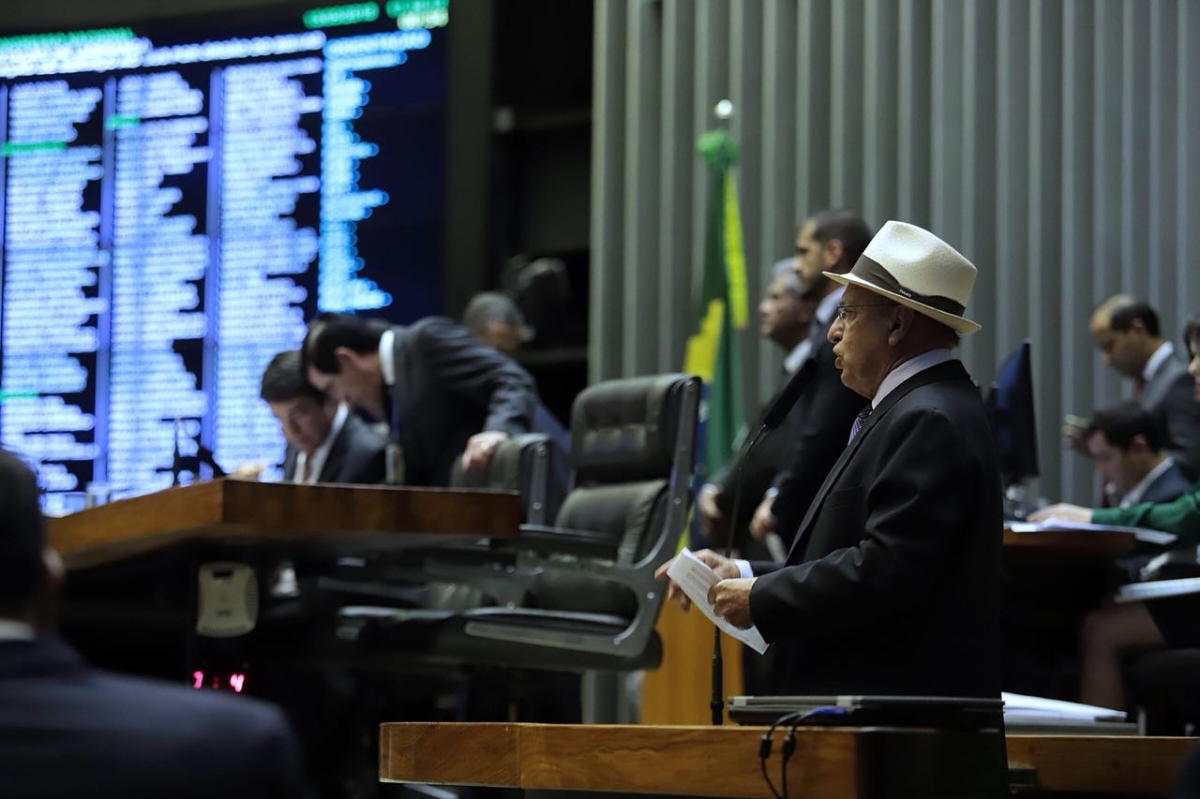 Valadares lamenta retirada de recursos importantes do Orçamento (Foto: Rafael Nunes)
