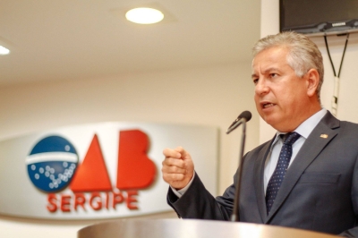 Henri Clay comunica licenciamento do cargo de presidente da OAB/Sergipe (Foto: T. Dantas Comunicação)