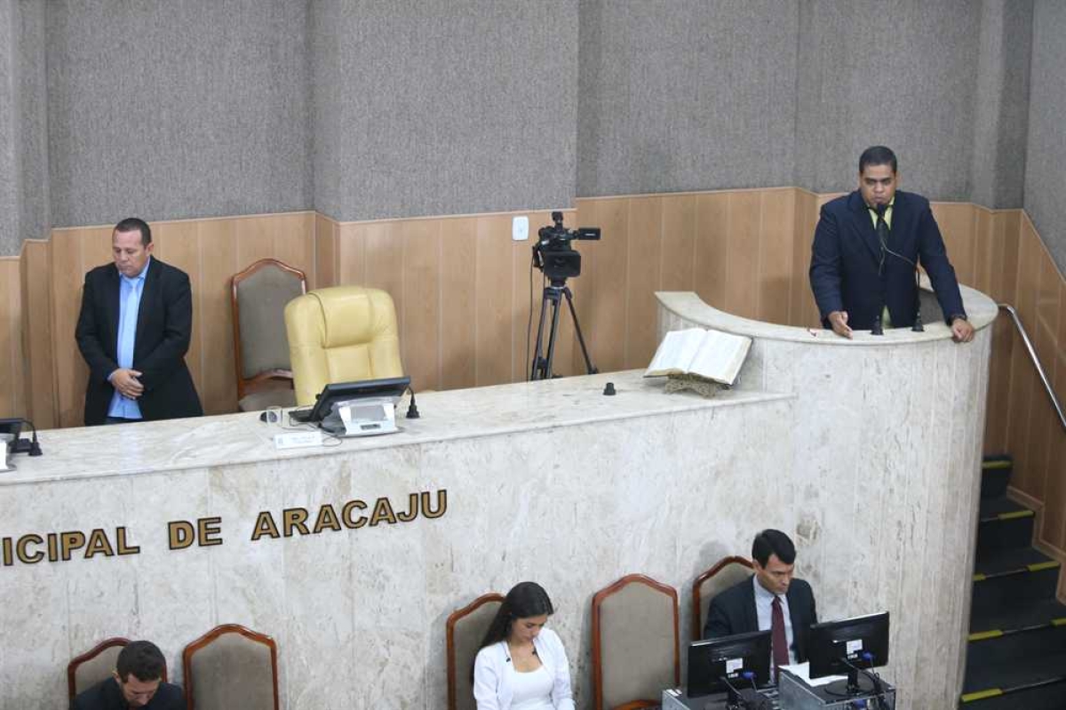 Agentes Comunitários de Saúde e Endemias decretam greve em ato na Câmara de Aracaju (Foto: César de Oliveira/ PMA)
