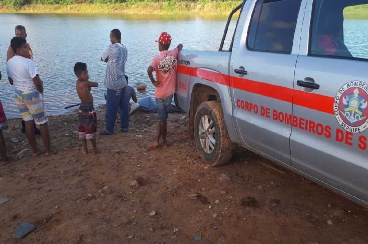 O jovem estava tomando banho com os colegas quando se afogou (Foto: CBM/SE)
