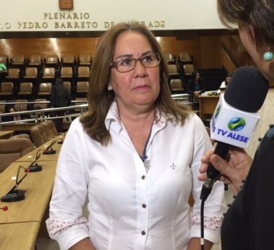 Goretti Reis cobra explicações do Governo sobre mais uma exclusão de policiais femininas nas promoções da PM de Sergipe (Foto: Assessoria Goretti Reis)