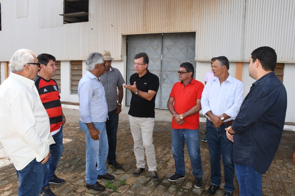 Laércio Oliveira trabalha pela instalação de fábrica em Carira (Foto: Assessoria Laércio Oliveira)