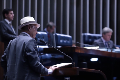 Valadares critica governo e apresenta emendas para restabelecer verbas na área social (Foto: Rafael Nunes)