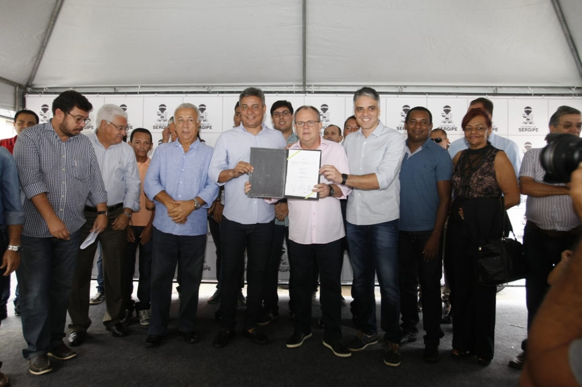 As obras são resultado da ação conjunta do governo de Sergipe, por meio da Secretaria de Estado da Infraestrutura e do DER/SE, que em Umbaúba autorizaram a pavimentação asfáltica em 17 vias (Foto: Victor Ribeiro/ASN)