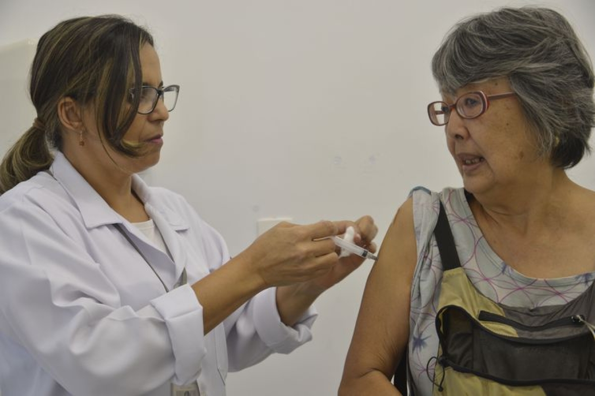 Sociedade Brasileira de Imunizações defende uma taxa de imunização de 95% do público-alvo (Foto: Arquivo Agência Brasil)