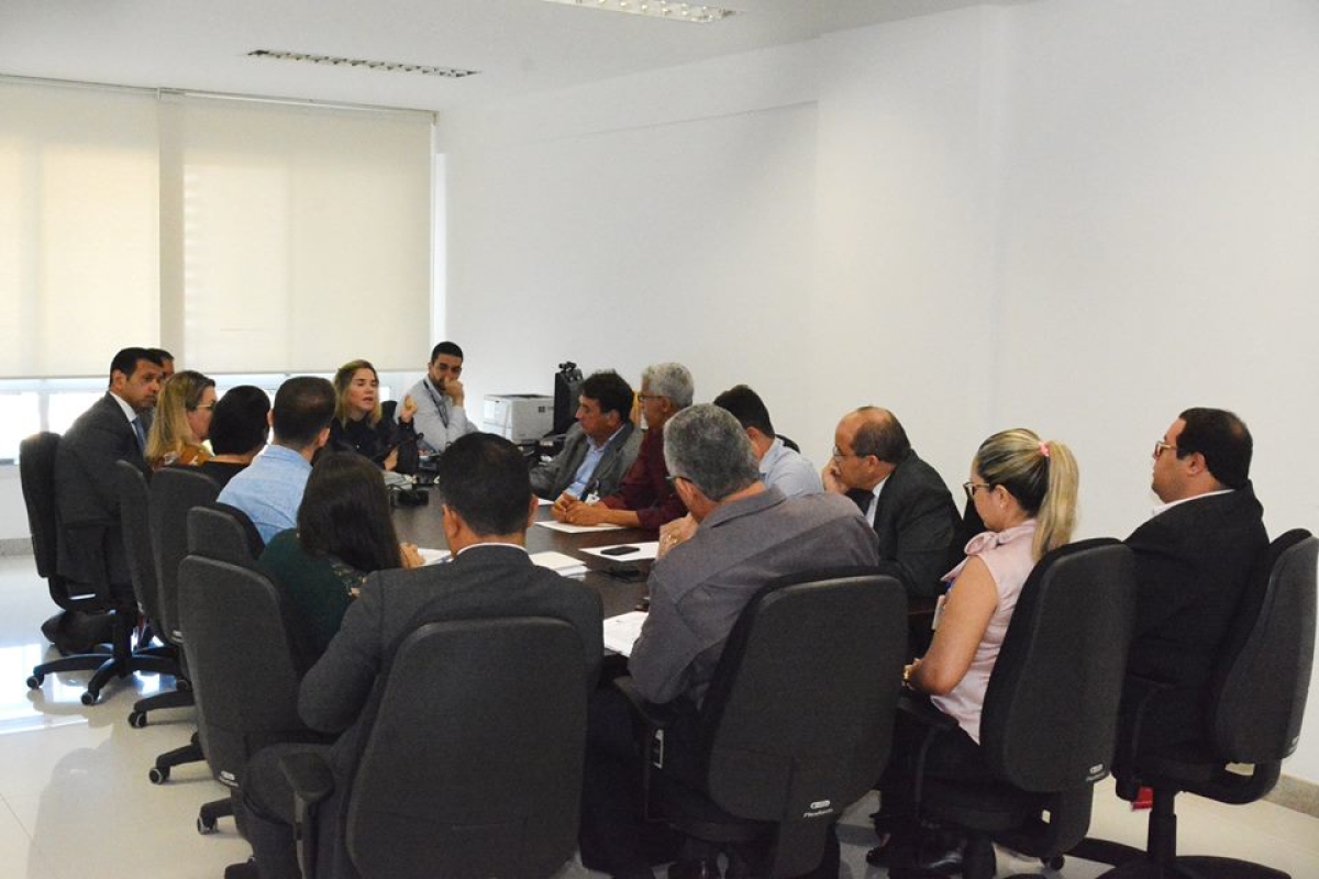 Governo de Sergipe participa de reunião no MPF e discute ações de gestão integrada de resíduos sólidos (Foto: Thales Vieira/ Assessoria Semarh/SE)