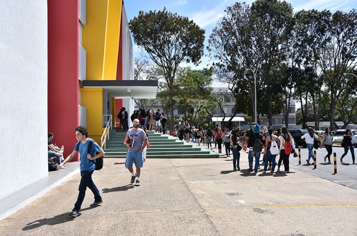 Alunos carentes poderão receber bolsas no ensino superior (Foto: Pillar Pedreira/ Agência Senado)