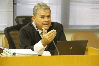Conselheiro orienta prefeitos sobre aspectos dos índices provisórios de ICMS (Foto: TCE/SE)