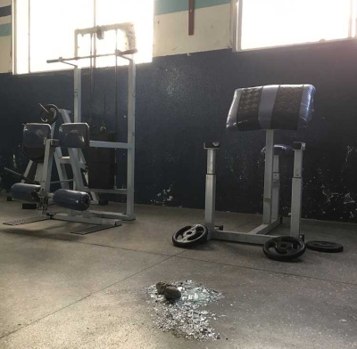 Invasores depredaram academia do clube (Foto: Confiança)