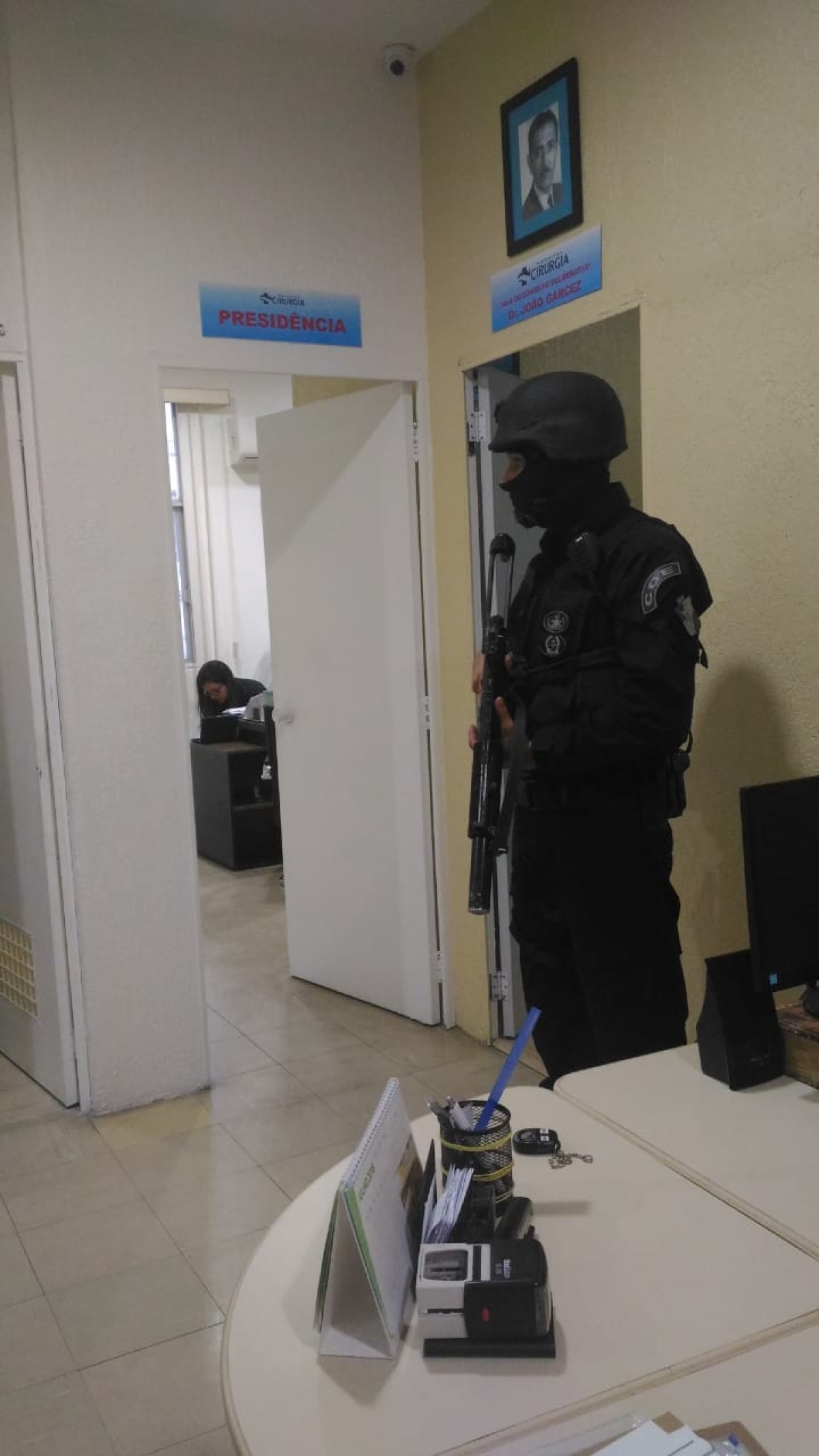 PM cumpre mandados de busca e apreensão em operação coordenada pelo Ministério Público Estadual (Foto: Assessoria PM/SE)