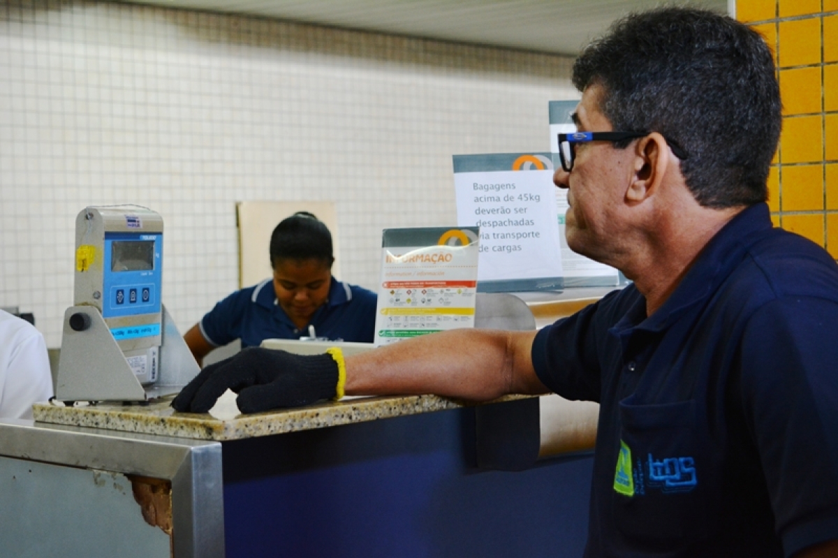 ITPS fiscaliza balanças de check-in no Aeroporto de Aracaju (Foto: Assessoria ITPS/SE)