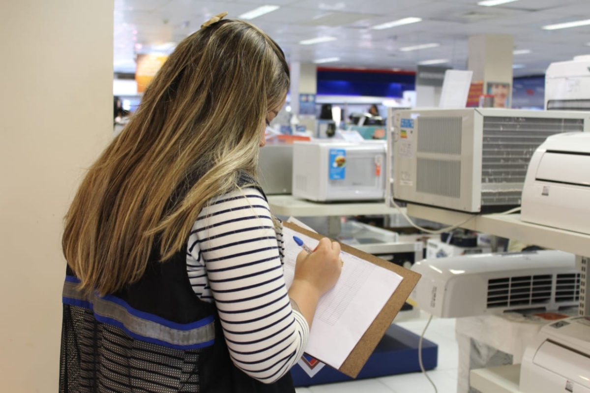 Defesa Social de Aracaju disponibiliza pesquisa comparativa de preços dos eletrodomésticos (Foto: Maria Vicari/ PMA)