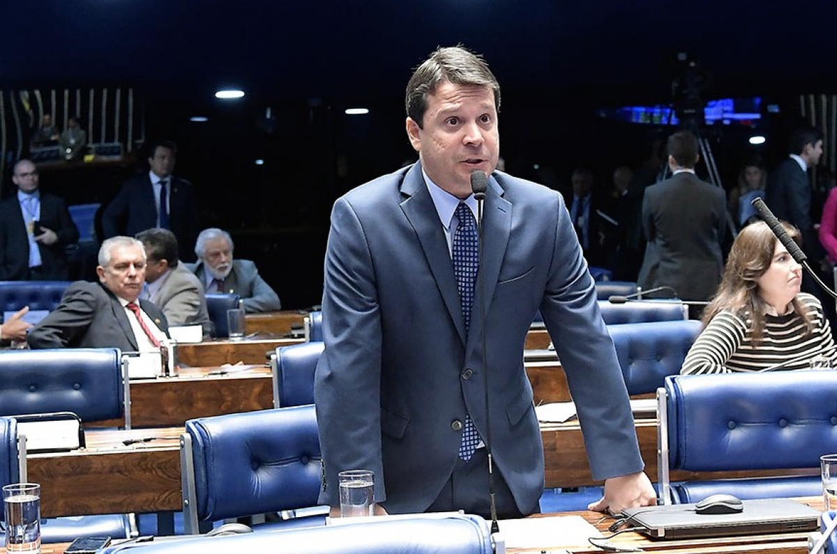 O senador Reguffe (sem partido-DF) é o autor da proposta, que segue para a análise da Câmara dos Deputados
(Foto: Waldemir Barreto/ Agência Senado)