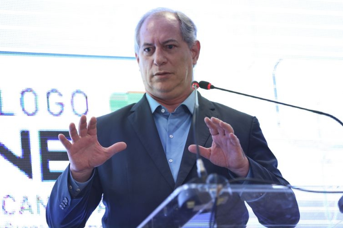 Questão habitacional não pode ser responsabilidade só do governo federal, diz Ciro Gomes (Foto: José Cruz/ Agência Brasil)