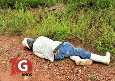 Homem é encontrado morto com ferimentos causados por disparos de armas de fogo (Foto: Site Gilson de Oliveira)