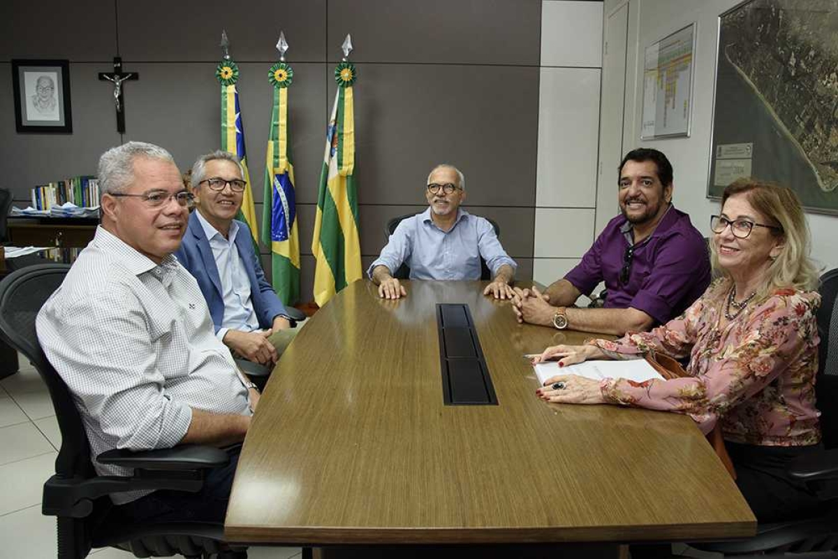 Edvaldo Nogueira reúne prefeitos da Grande Aracaju e inicia discussões sobre o consórcio de transporte público coletivo (Foto: Marco Vieira/ PMA)
