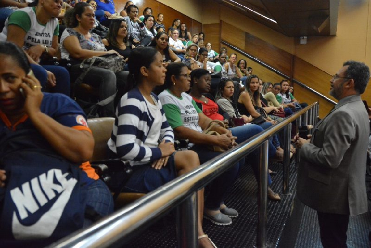 Trabalhadores comemoram adiamento de projeto da FHS (Foto: Jadilson Simões/ Rede Alese)