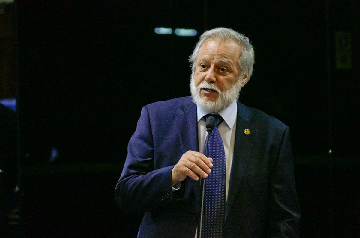 Na justificativa da proposta, o senador Airton Sandoval cita estudos feitos em países diversos que vinculam a adoção do horário de verão com o desenvolvimento de problemas de saúde (Foto: Roque de Sá/Agência Senado)