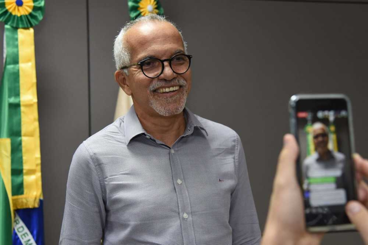 Prefeito de Aracaju anuncia pagamento antecipado dos salários dos servidores para esta sexta, 28/9 (Foto: Ana Lícia Menezes/ PMA)