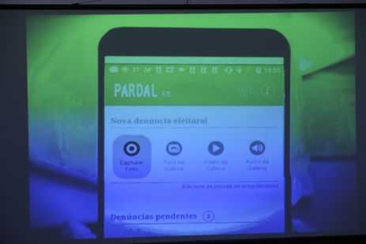 O TSE lançou o aplicativo Pardal nas eleições municipais de 2016 para receber denúncias (Foto: José Cruz/ Agência Brasil)
