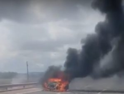 Viatura pega fogo com dois policiais e dois internos do Copemcan (Foto: Reprodução/ Informações Policiais)