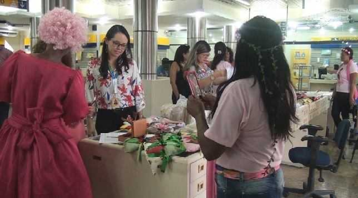 Costuras produzidas por Mulheres de Peito estão à venda nos Correios (Imagem: Reprodução de vídeo/ Portal Infonet)