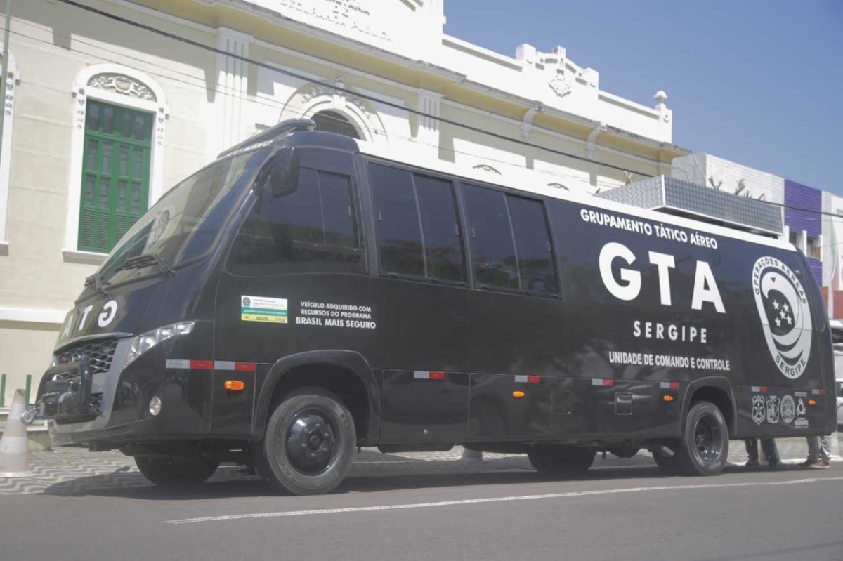 GTA recebe micro-ônibus equipado para suporte operacional terrestre das operações aéreas em Sergipe (Foto: Assessoria SSP/SE)