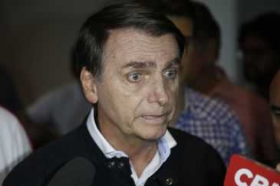 O confinamento obrigatório desde o ataque à faca não impediu que Jair Bolsonaroto fizesse campanha (Foto: Fernando Frazão/ Agência Brasil)