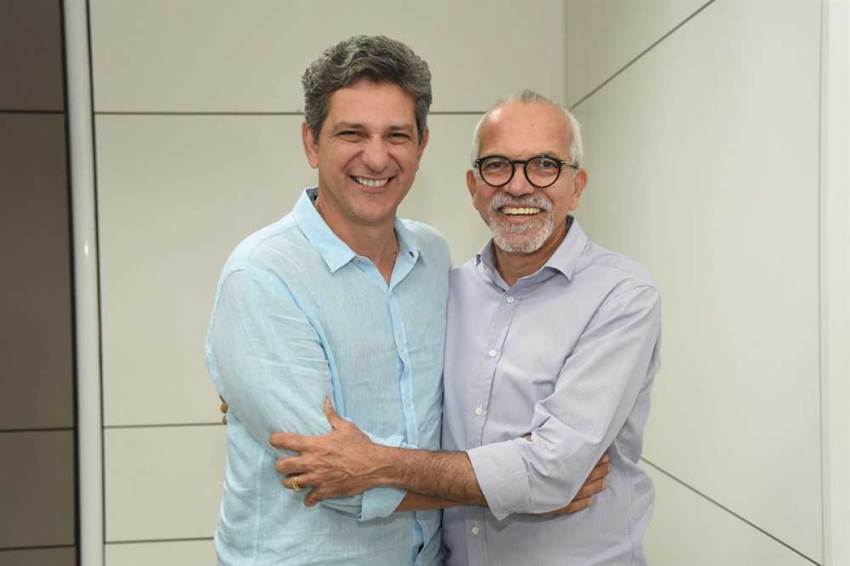 Prefeito de Aracaju se reúne com o senador eleito Rogério Carvalho (Foto: Ana Lícia Menezes/ PMA)