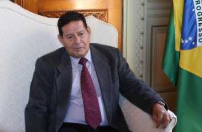 Hamilton Mourão diz que processará Geraldo Azevedo que o chamou de torturador (Foto: Luiz Chaves/ Palácio Piratini/ Di)
