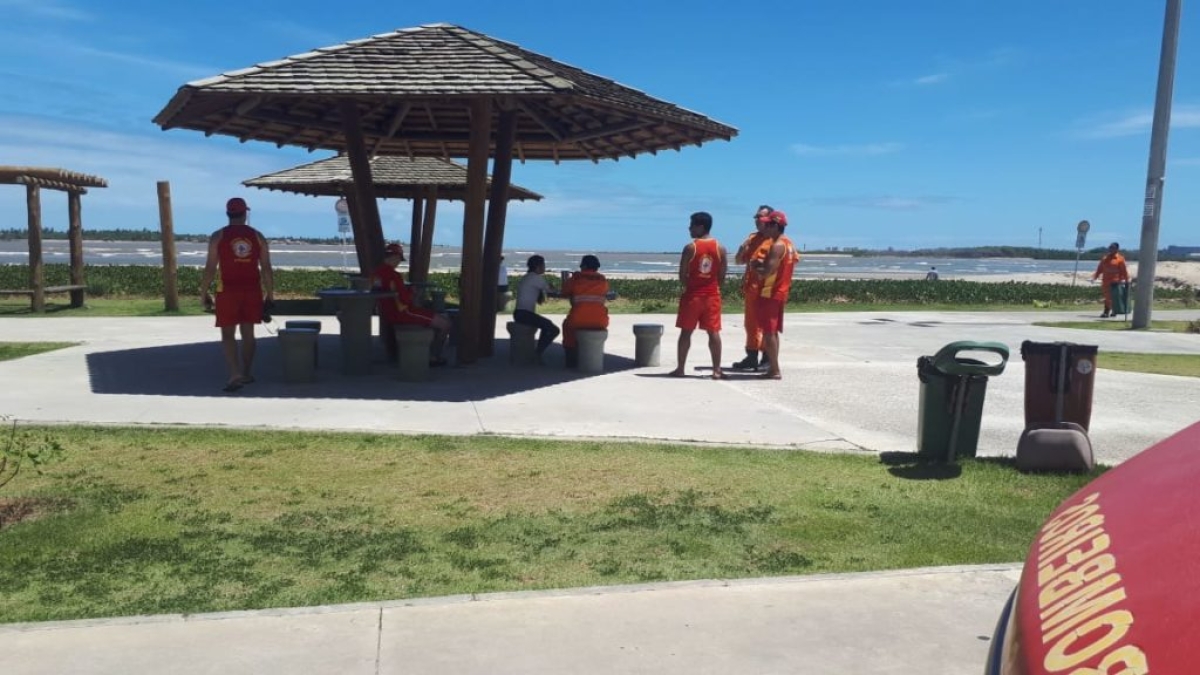 Embarcação vira e pescador desaparece no rio Sergipe (Foto: Gmar/CBM/SE)