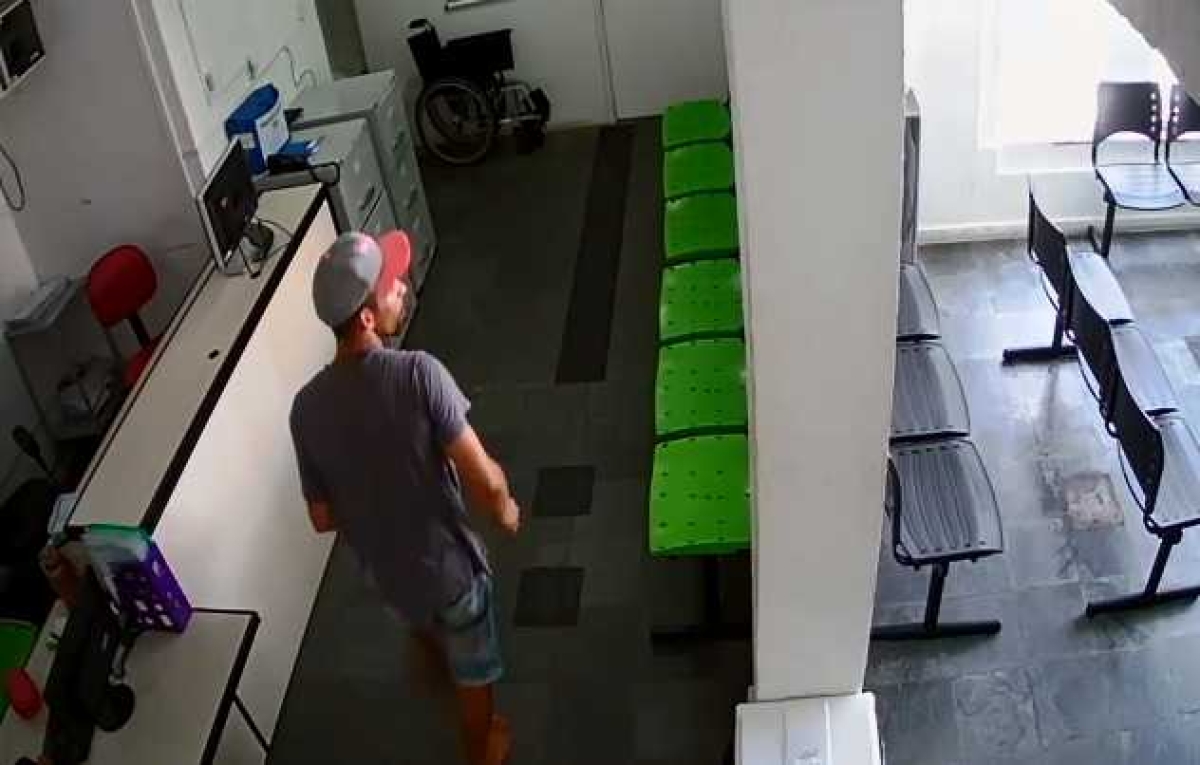 Homem invadiu unidade de saúde (Foto: SMS/Aracaju)