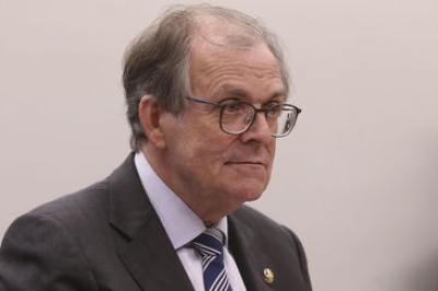 Senador Dalírio Beber disse que objetivo não foi desfigurar Lei da Ficha Limpa (Foto: Valter Campanato/ Agência Brasil)