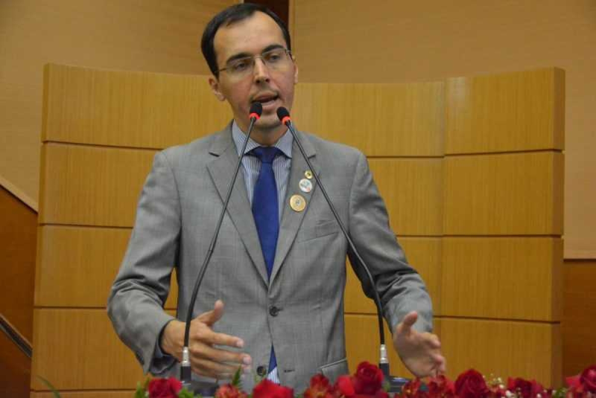 Georgeo Passos solicita as presenças dos secretários da Fazenda e o da Saúde na Alese(Foto: Jadilson Simões/ Rede Alese)