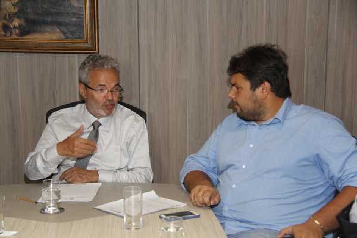 Conselheiro reconhece município que obteve melhor desempenho na correlação entre Ideb e custo-aluno (Foto: TCE/SE)
