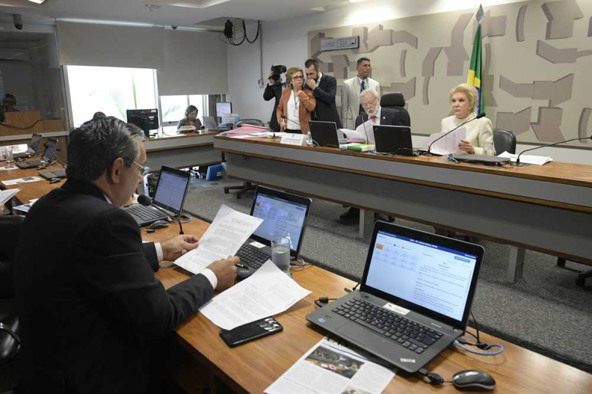 Eduardo Amorim apresenta voto em separado ao projeto que libera o cultivo da maconha
(Foto: Assessoria Eduardo Amorim)