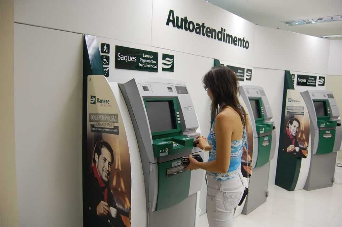 Antecipação poderá ser contratada também nos caixas eletrônicos do Banese (Foto: Luis Mendonça/ Banese)
