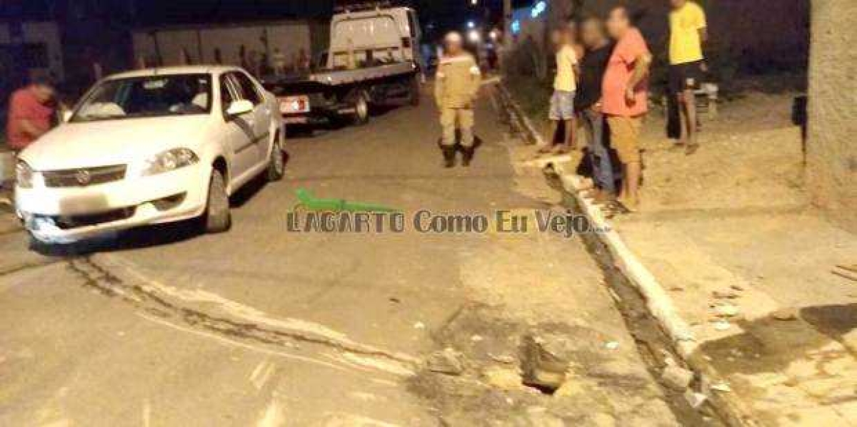 Motorista supostamente embriagado atropela senhor na calçada em Lagarto (Foto: Lagarto Como Eu Vejo)