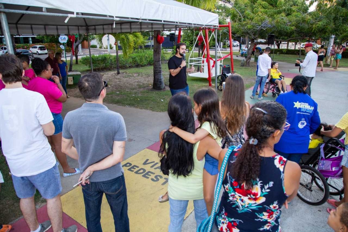 Aracaju recebe primeiro brinquedo adaptado na Praça Alameda das Árvores (Foto: Assessoria)